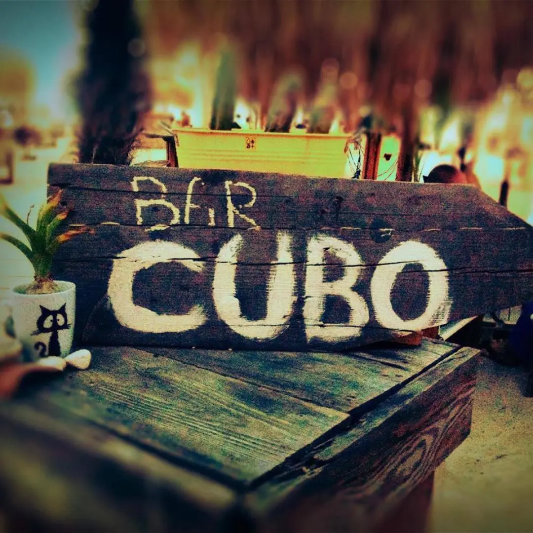 Bar cubo logo